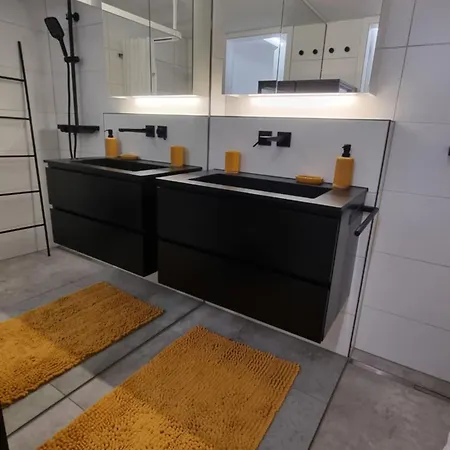 Riva Design-apartment - Stilvolles Fuer 2 Personen Im Wallis 아파트 *